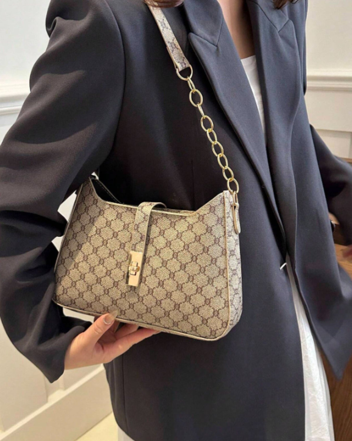 Classic Lock Bag