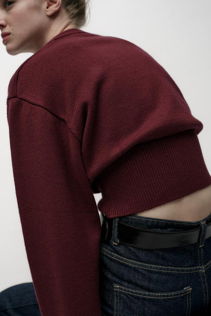 Kurzer Strickpullover mit weiten Ärmeln
