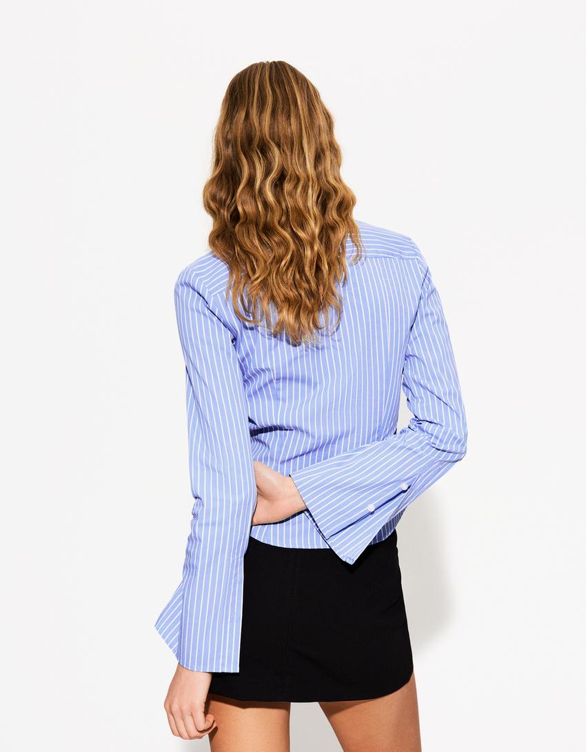 BLUSE MIT WEITEN ÄRMELN