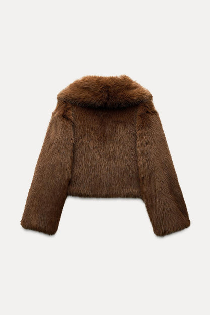 Kurze Jacke aus Kunstpelz