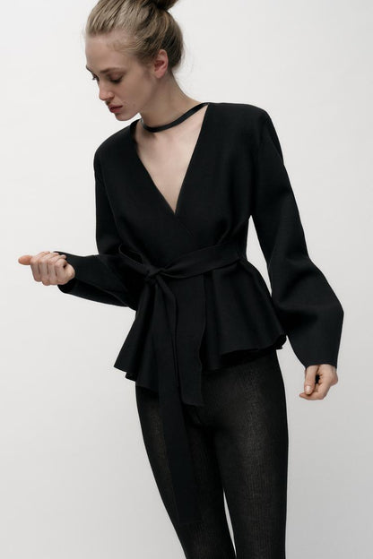 BLAZER MIT GÜRTEL UND SCHULTERPOLSTER