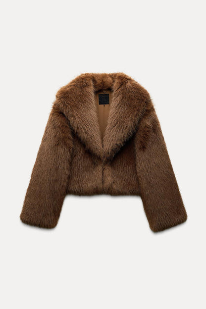 Kurze Jacke aus Kunstpelz