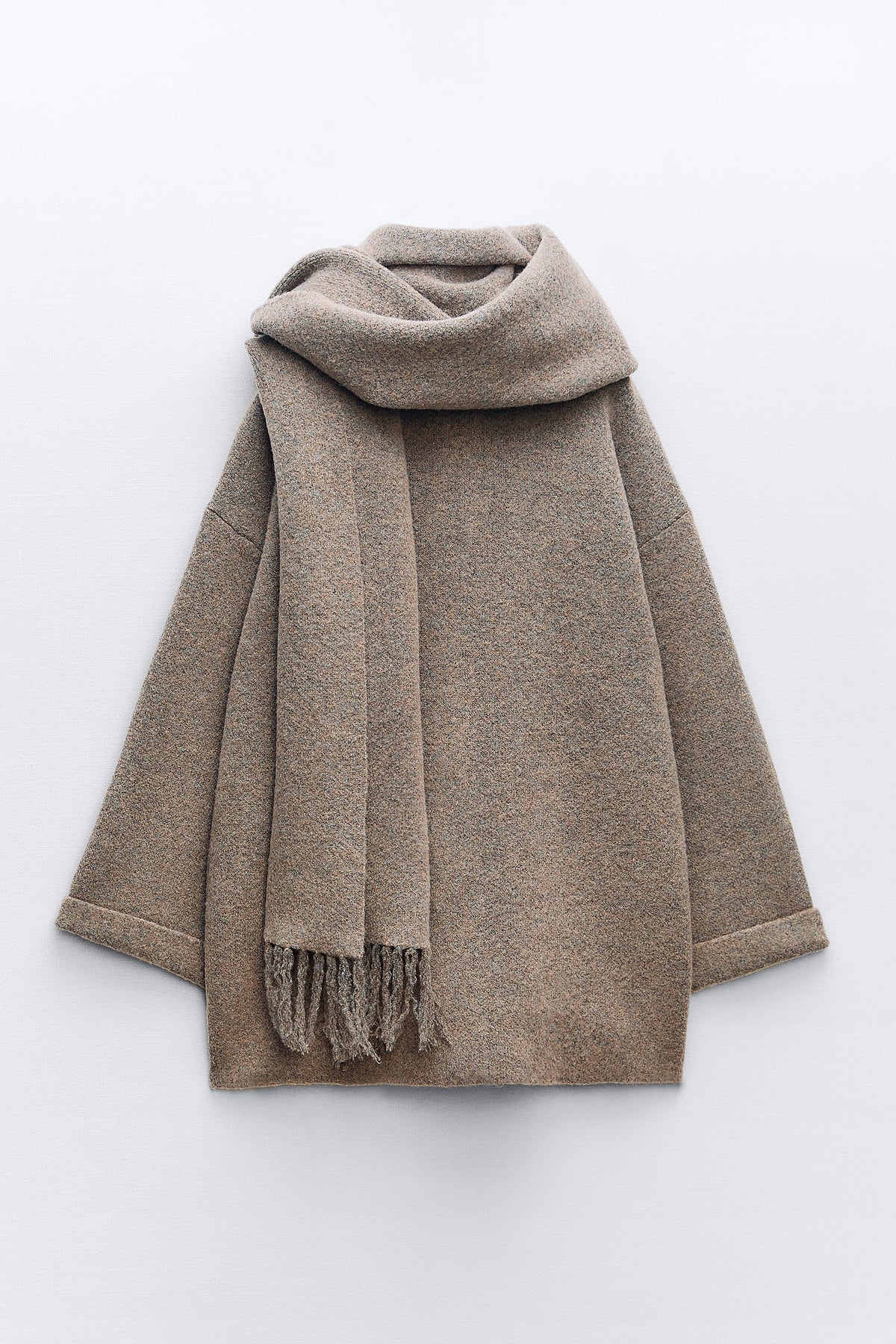 KURZER STRICKMANTEL MIT SCHAL