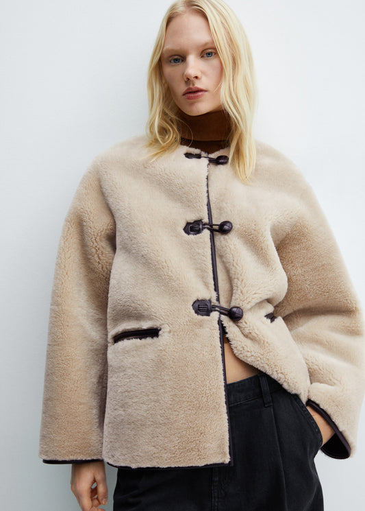 Faux-Fur-Mantel mit Applikationen