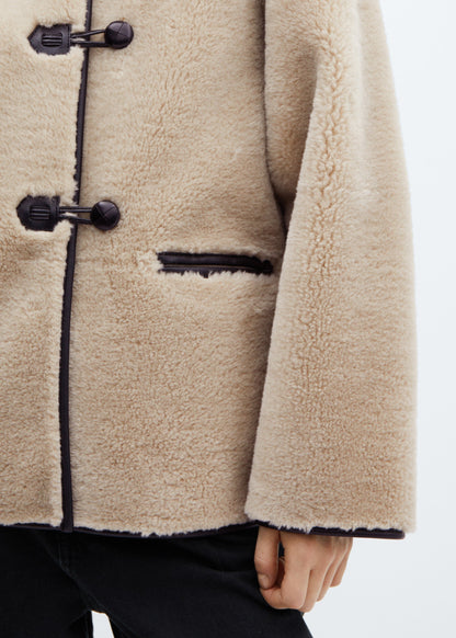 Faux-Fur-Mantel mit Applikationen