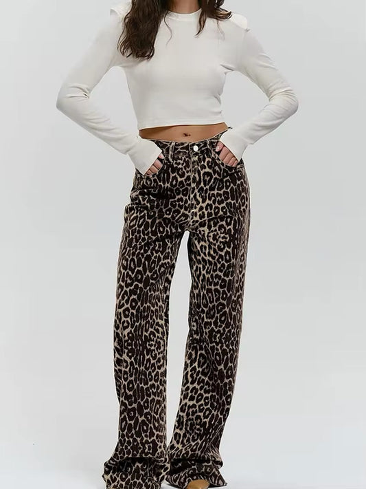 Gerade Jeans mit Leopardenmuster aus Denim