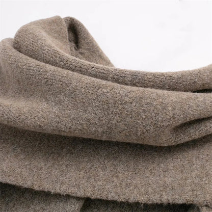 KURZER STRICKMANTEL MIT SCHAL